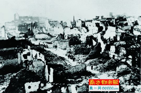 日军尚在百公里外 焚城大火冲天而起
